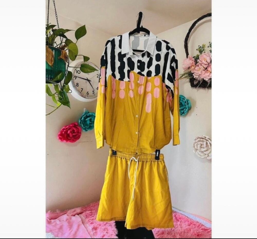 Artsy Shirt & Shorts Set | Size XL (Fits Like Large) |